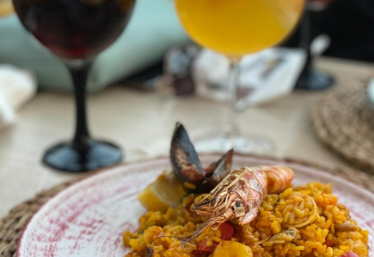 Paella with sangria 